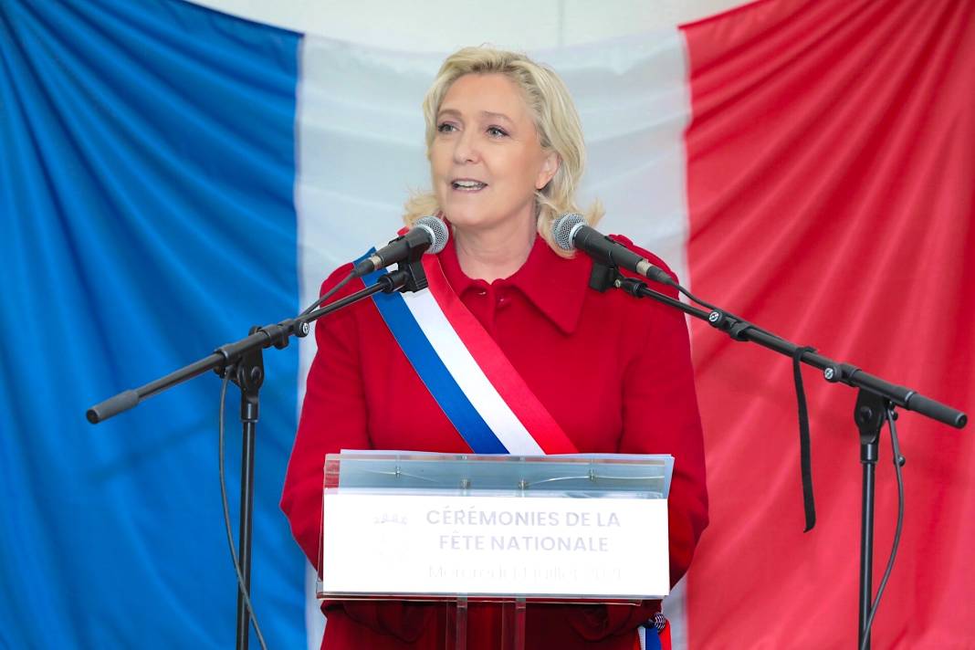 Fransa'da 'sağın seçimi': Macron mu, Le Pen mi kazanacak? 4