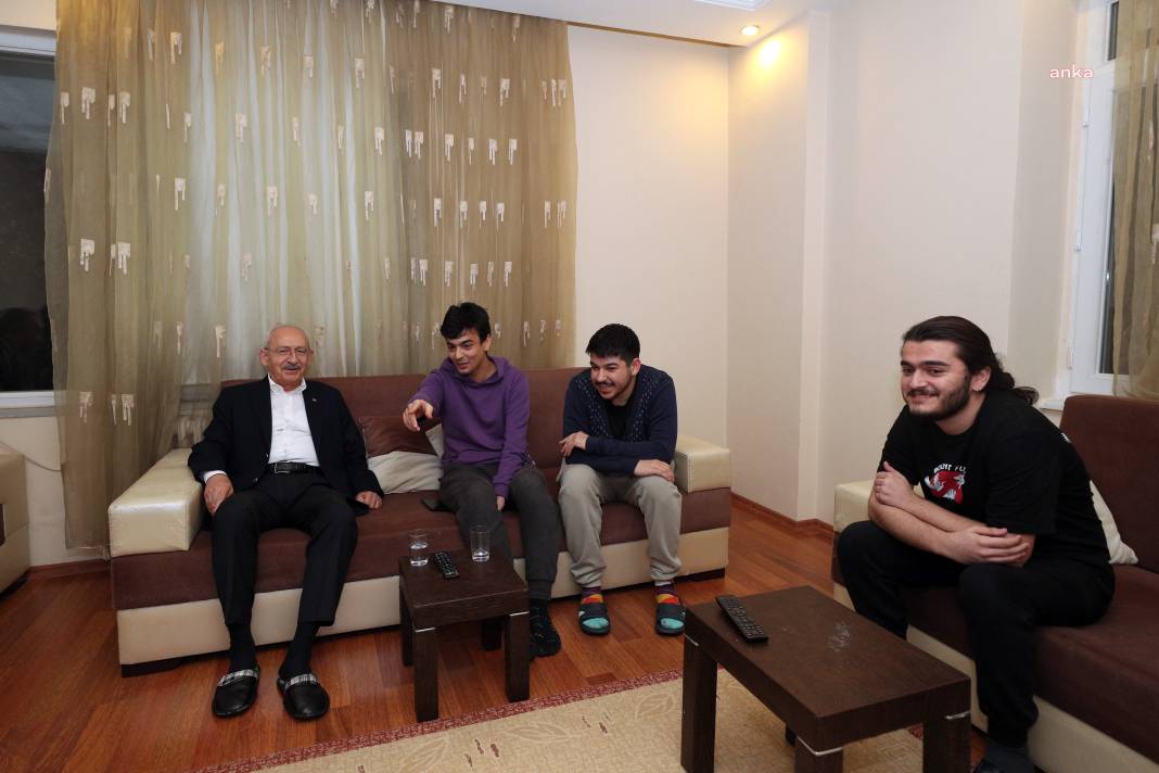 Kılıçdaroğlu öğrenci evine konuk oldu: Ne olacak bu Boğaziçi'nin hali? 9