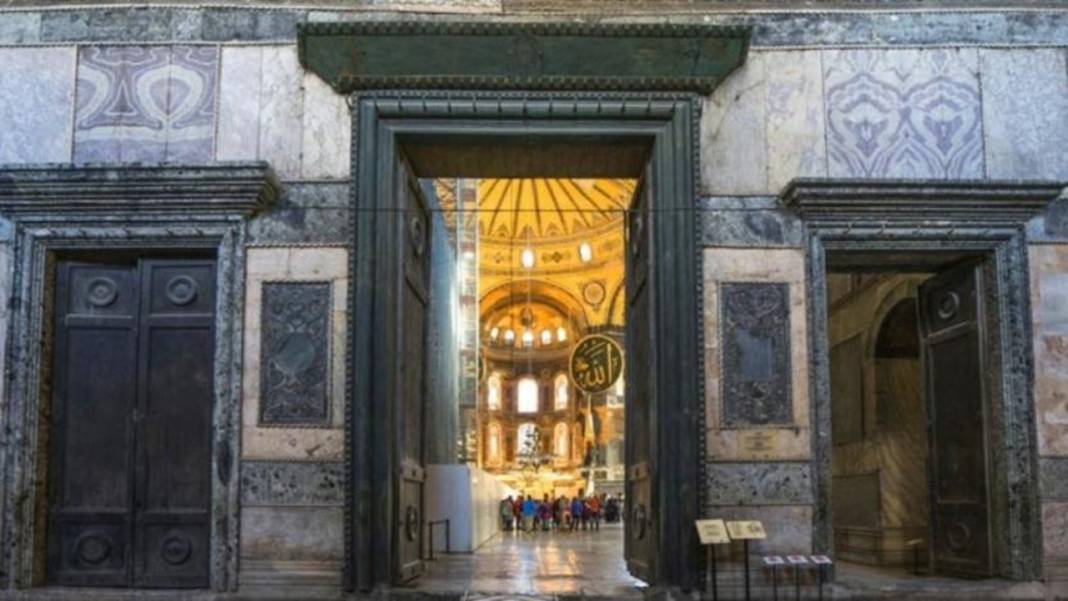 Ayasofya'nın tahrip edilen İmparator Kapısı neden önemli? 8