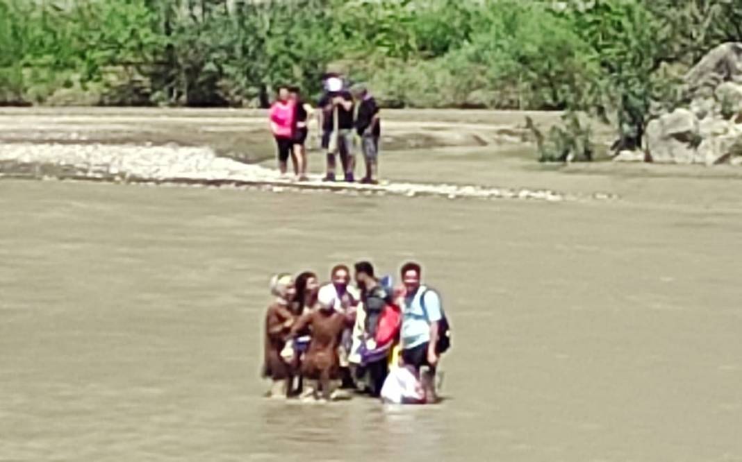 Kapıkaya Kanyonu'na pikniğe giden yedi kişi sular yükselince mahsur kaldı 4