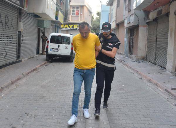 Adana'da şafak baskını: 35 gözaltı 6