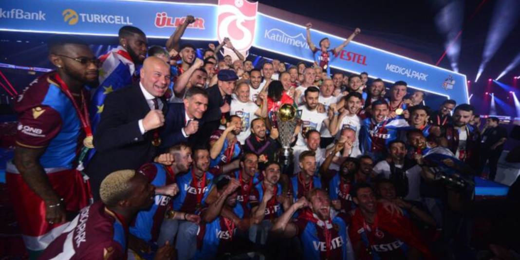 Şampiyon Trabzonspor kupasına kavuştu 4