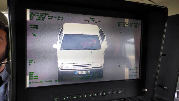 Günün cezası: Onlar polis helikopterini, polis helikopteri onları görüntüledi 4