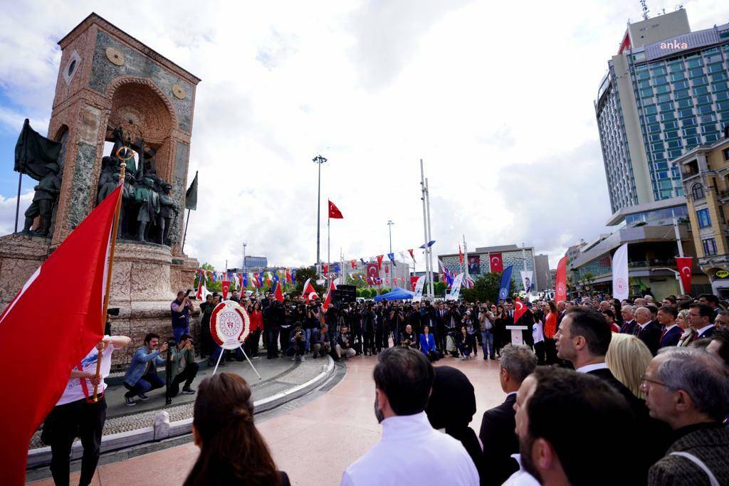 İmamoğlu Taksim'de: Gençlerin hayallerini burada kurabildiği bir ülke diliyorum 5