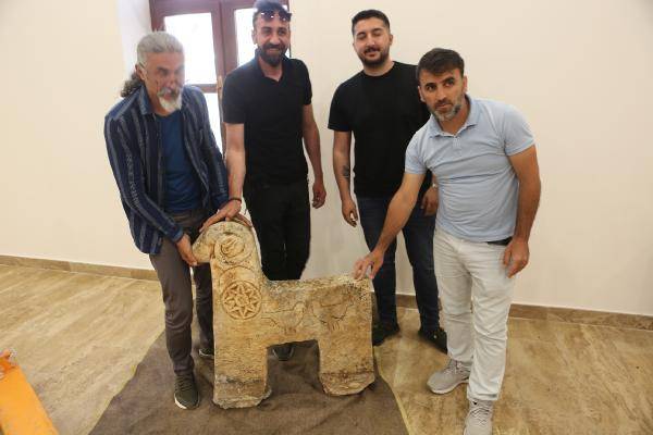 Dersim'in kırmızı bültenle aranan koç başlı mezar taşı bulundu 8