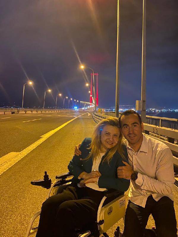 AKP'li Bennur Karaburun ile yakın korumalığını da yapan Komiser Samet Ateş evleniyor 5