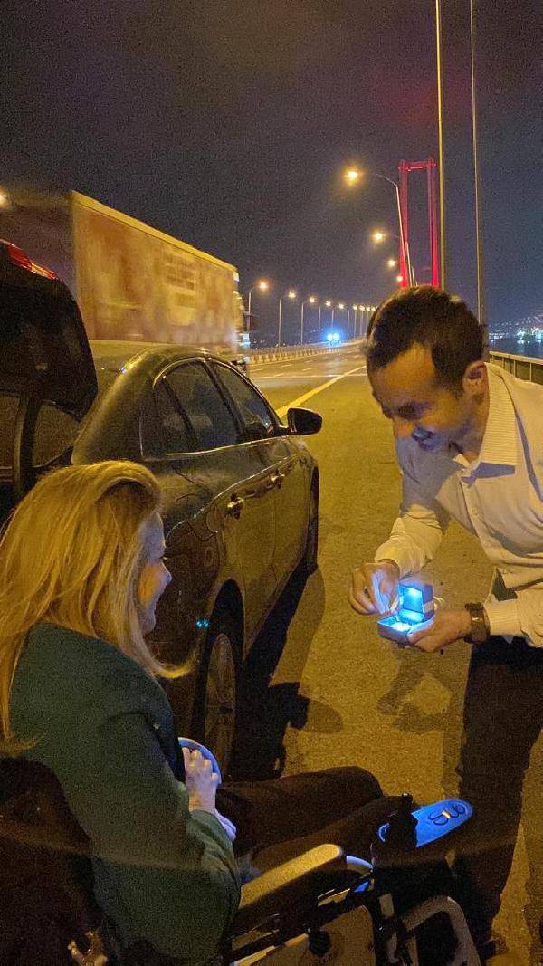 AKP'li Bennur Karaburun ile yakın korumalığını da yapan Komiser Samet Ateş evleniyor 4