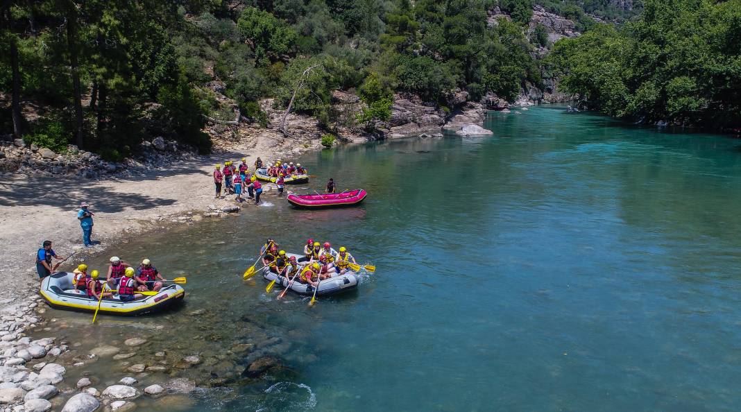 Köprülü Kanyon'da günde 3 bin botla rafting yapılıyor 3