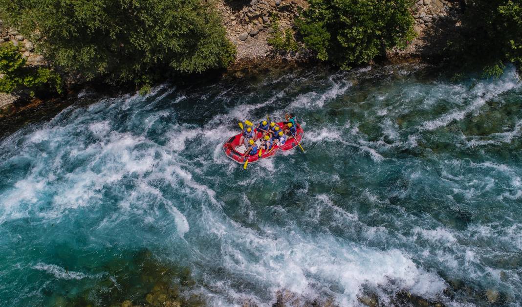 Köprülü Kanyon'da günde 3 bin botla rafting yapılıyor 1