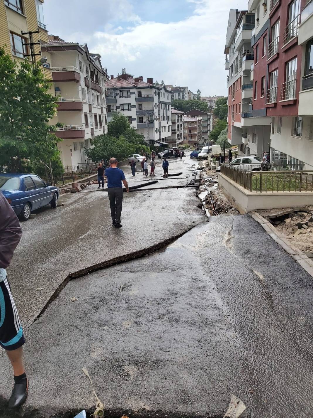 Ankara'da şiddetli yağmur: Yollar göle döndü, evleri su bastı 3