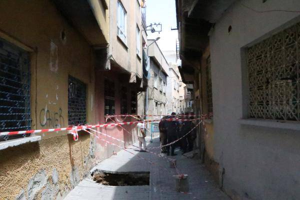 Mahallenin yolu çöktü, altından Roma tüneli çıktı 10