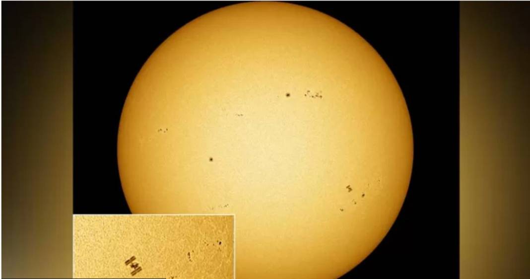 Uluslararası Uzay İstasyonu'nun Güneş'in etrafındaki silüeti görüntülendi 2