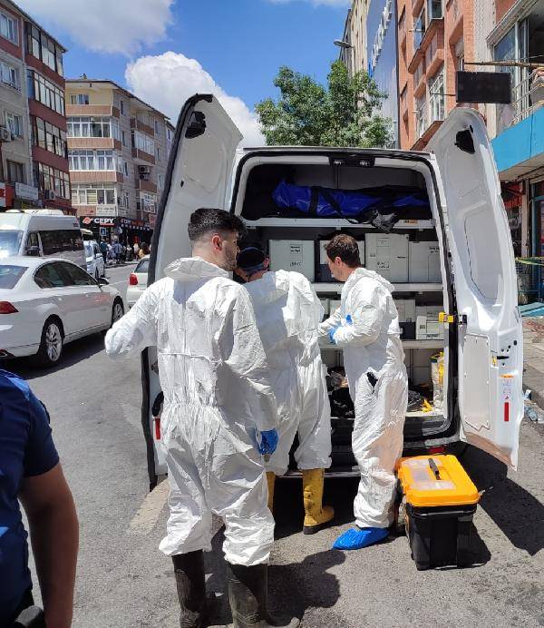 Markette yangın çıktı, depoda uyuyan işçi yaşamını yitirdi 1