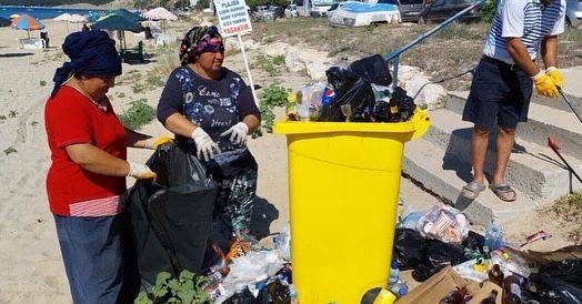 Saros sahillerinde üç günde 150 kamyon çöp toplandı 5