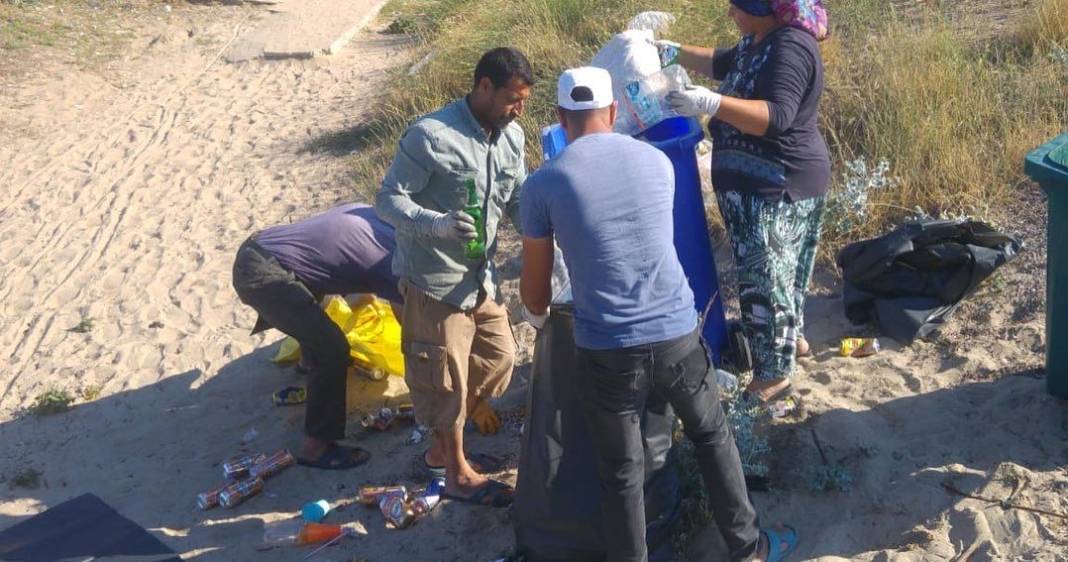Saros sahillerinde üç günde 150 kamyon çöp toplandı 2