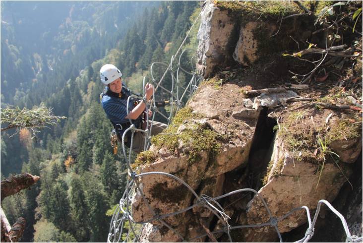 Prof. Dr. Bektaş'tan Sümela restorasyonuna eleştiri: Öncesinde taş düşmesi söz konusu değildi 5