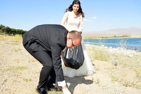 Yılın çifti: Önce Van Gölü'nde çöp topladılar, ardından nikah defterini imzaladılar 8