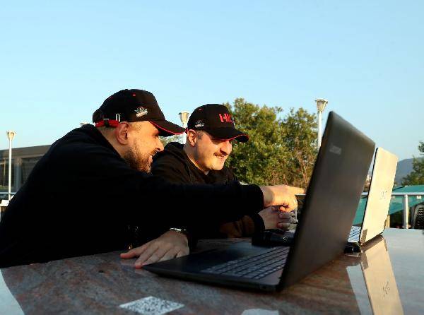 Aranan hackerlar, Mustafa Varank ve Ali Taha Koç çıktı: Kafede yakalandılar 2