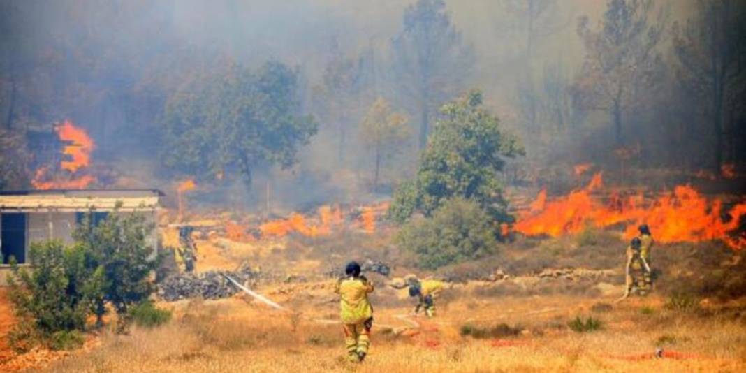 Mersin'de orman yangını: 110 ev tahliye edildi, yol ve tüneller trafiğe kapatıldı 6