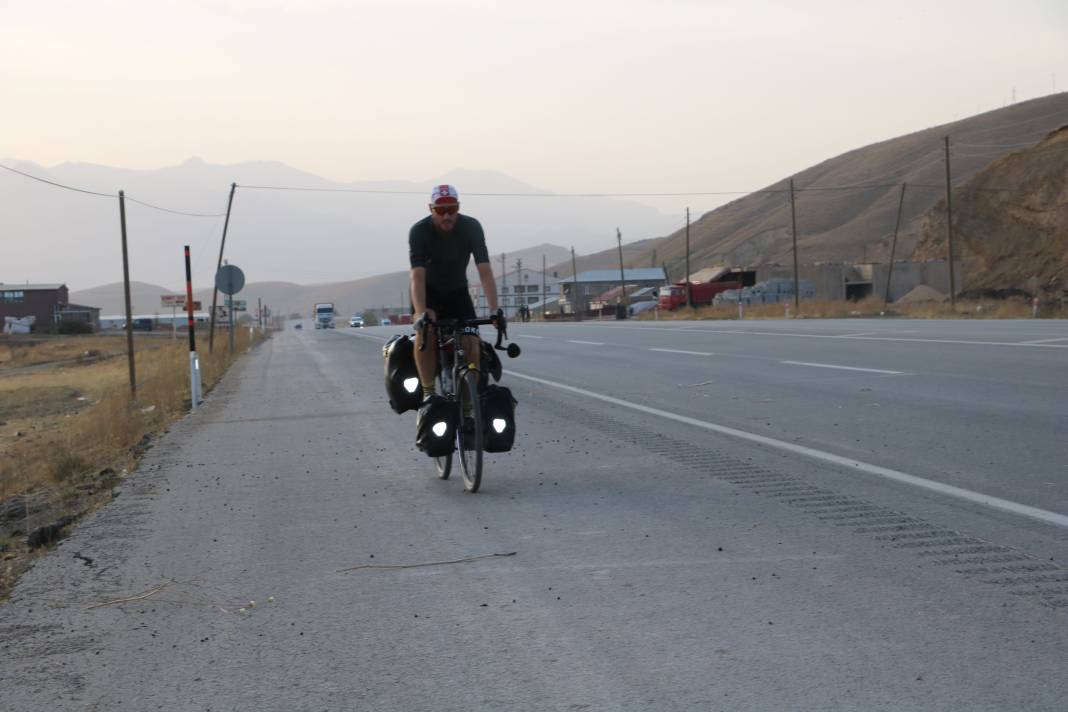 5 bin kilometre pedal çevirdi, son durağı Hakkari oldu 4