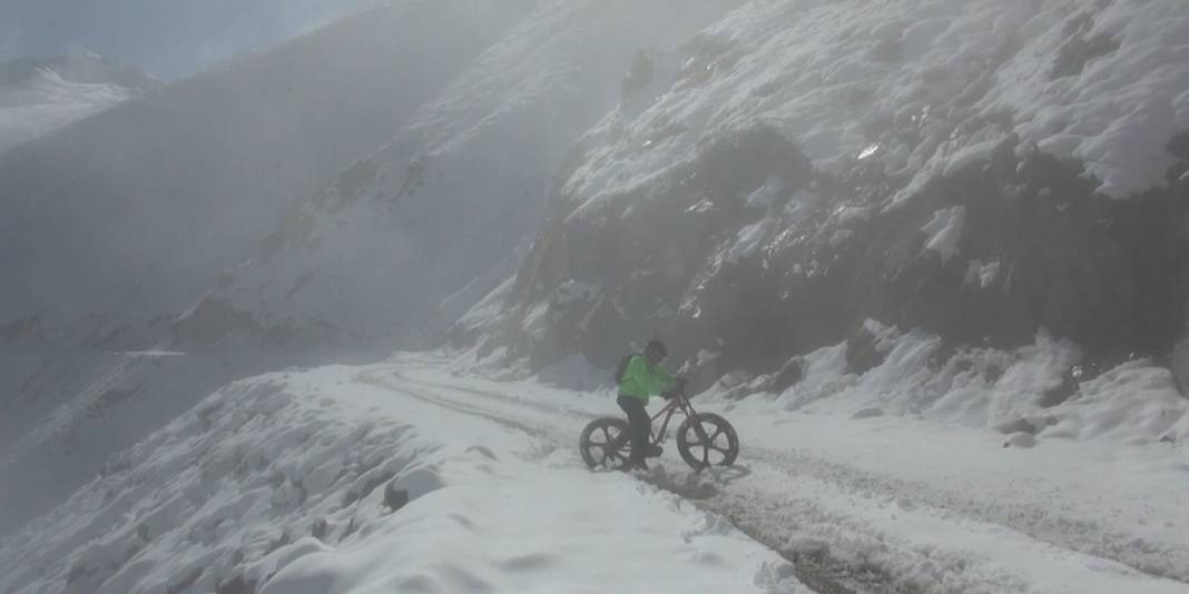Rize'nin karlı yaylasında 17 kilometrelik bisiklet turu 2