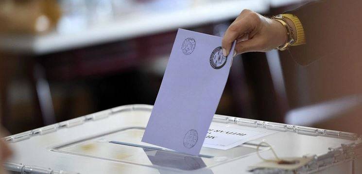 AKP'nin oyları ilk kez yüzde 30'un altına düştü 17