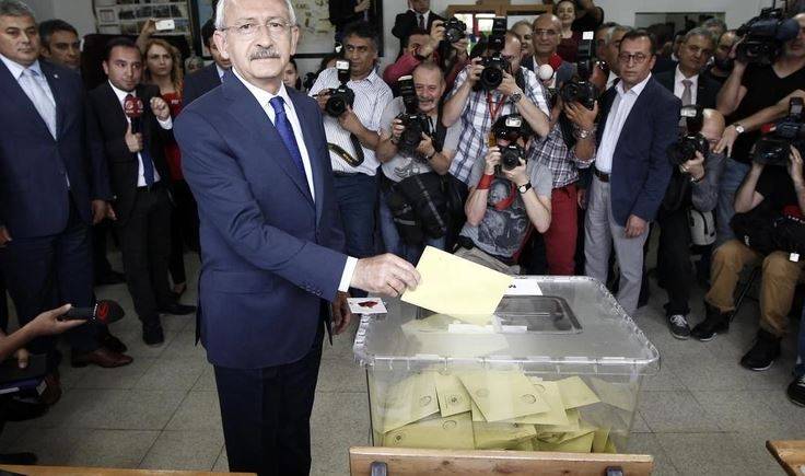 AKP'nin oyları ilk kez yüzde 30'un altına düştü 4