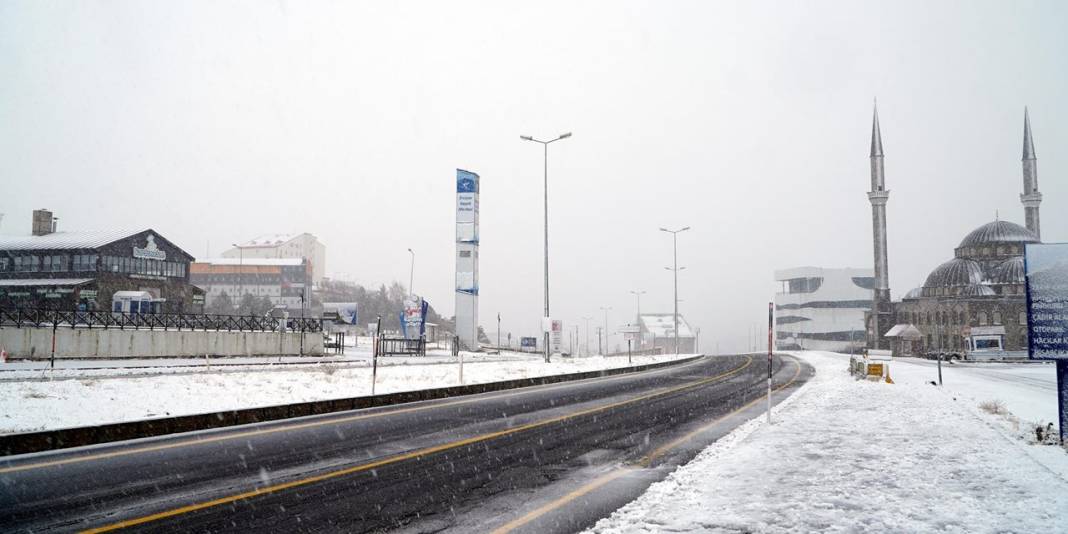 Erciyes'te kar kalınlığı 20 santimetreyi buldu 2