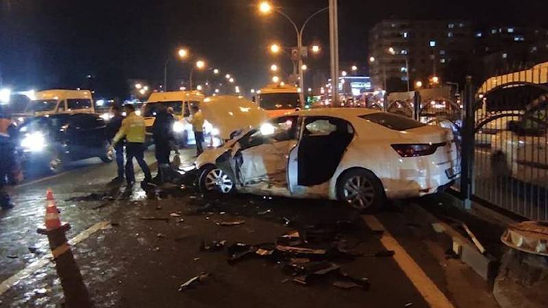 Diyarbakır'da zincirleme kaza: 1 polis memuru hayatını kaybetti 5