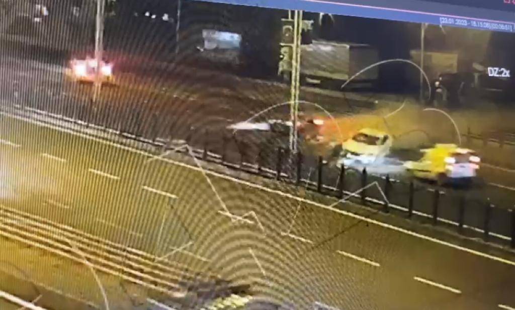 Diyarbakır'da zincirleme kaza: 1 polis memuru hayatını kaybetti 2