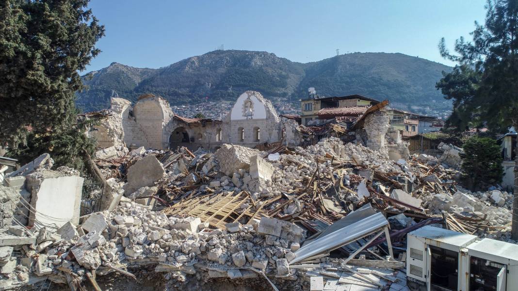Antakya'daki tarihi kiliseler depremde yıkıldı 5
