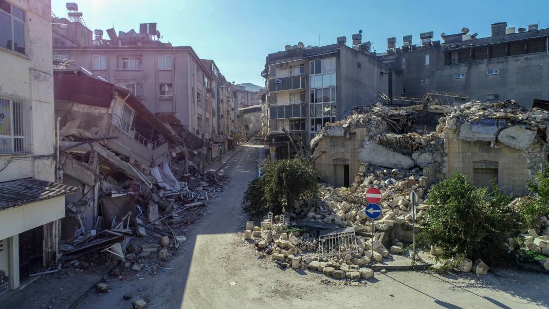 Antakya'daki tarihi kiliseler depremde yıkıldı 13