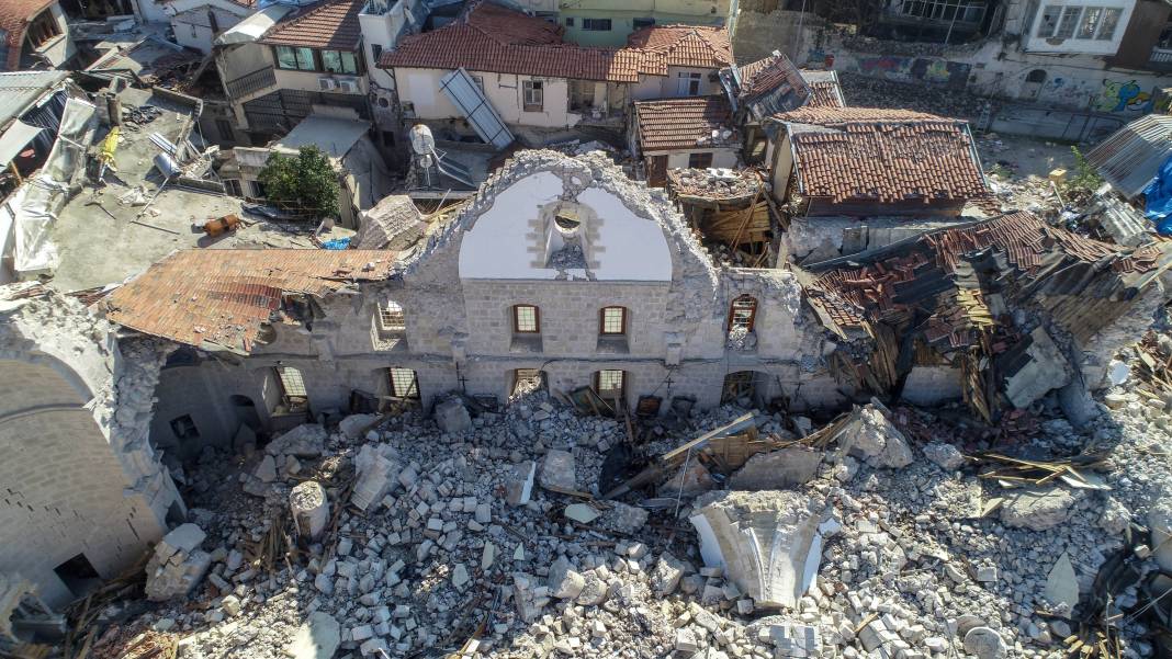 Antakya'daki tarihi kiliseler depremde yıkıldı 12