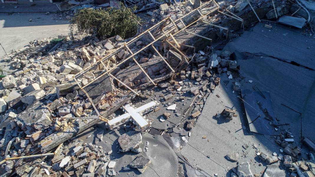 Antakya'daki tarihi kiliseler depremde yıkıldı 7