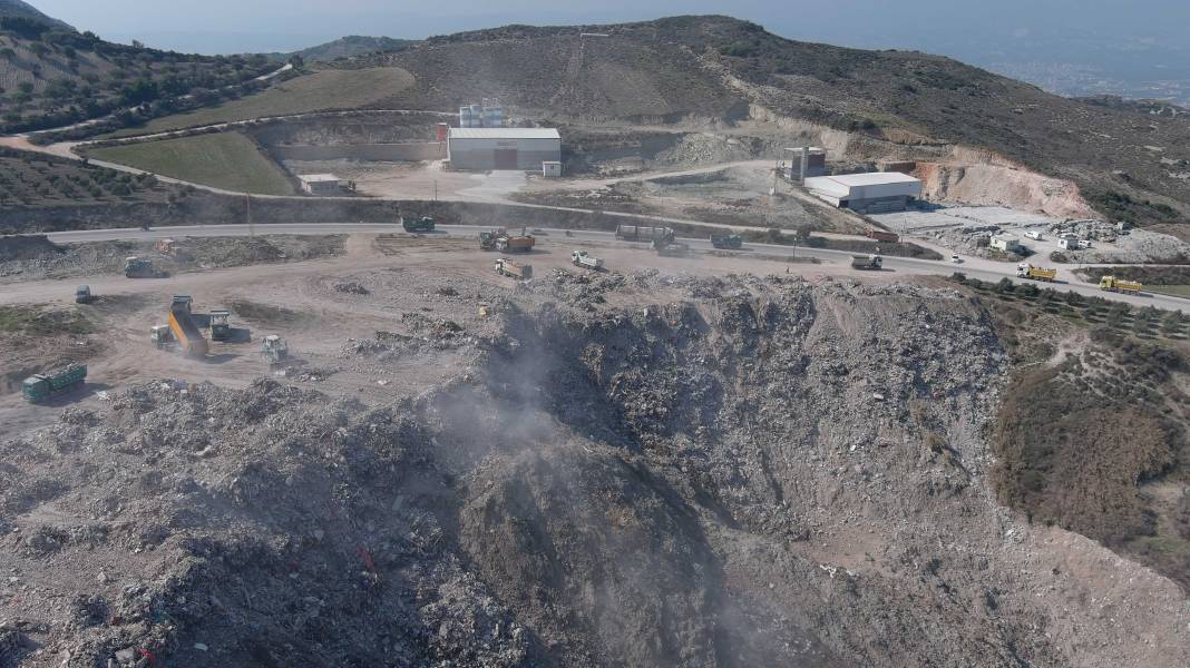 FOTO GALERİ | Enkaz döküm sahası havadan görüntülendi 6