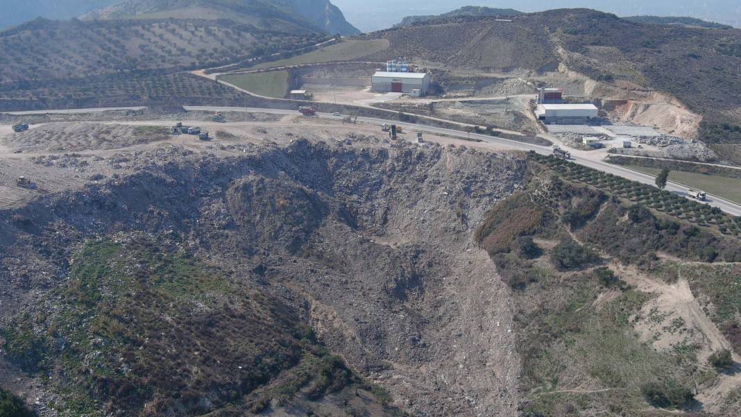 FOTO GALERİ | Enkaz döküm sahası havadan görüntülendi 2
