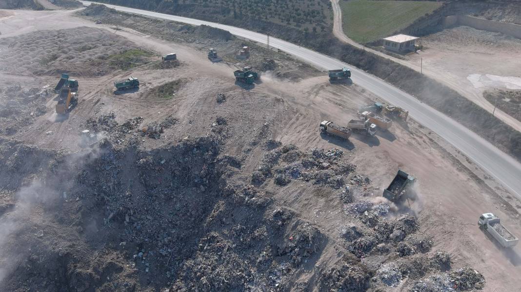 FOTO GALERİ | Enkaz döküm sahası havadan görüntülendi 1