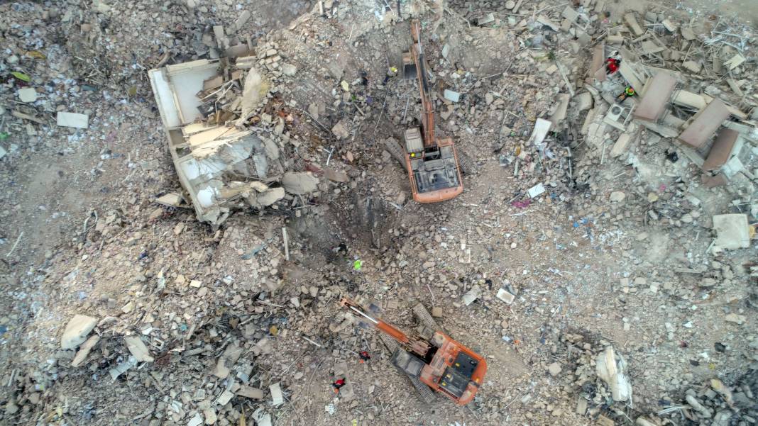 Antakya'daki büyük yıkım dron ile görüntülendi 3