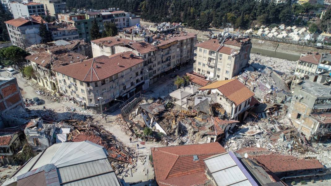 Antakya'daki büyük yıkım dron ile görüntülendi 14