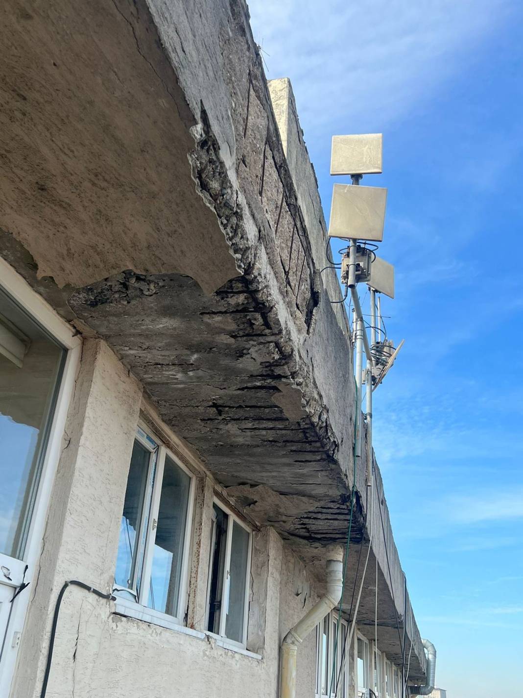 İstanbul'da üniversite hastanesinin binaları 'alarm' veriyor 4