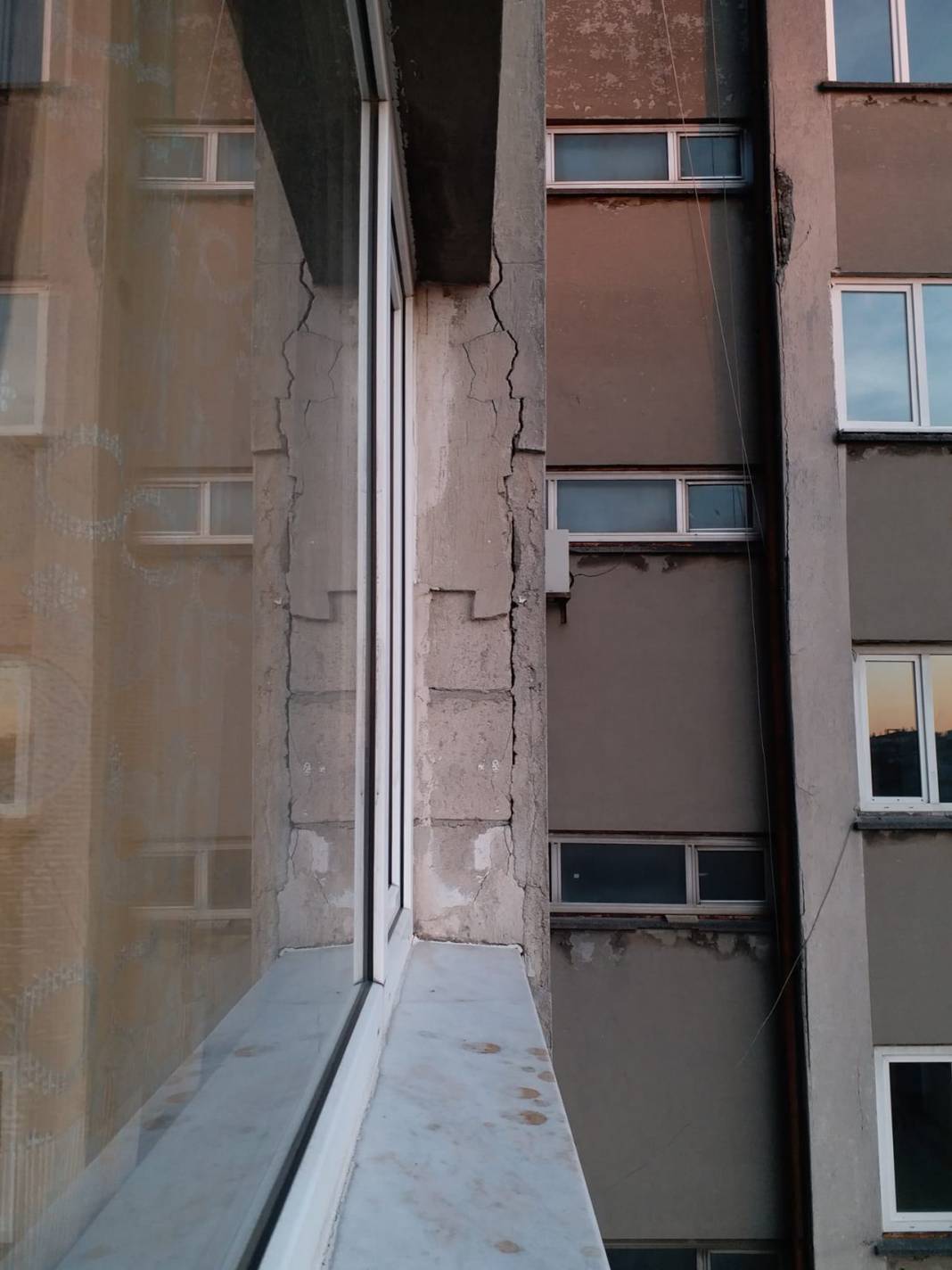 İstanbul'da üniversite hastanesinin binaları 'alarm' veriyor 5