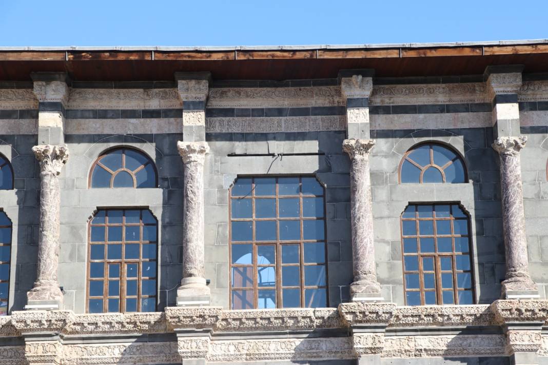 Diyarbakır'daki tarihi yapıların çoğu hasarsız; 'Şimdiki gibi 2 yılda koca binalar dikmiyorlardı' 3