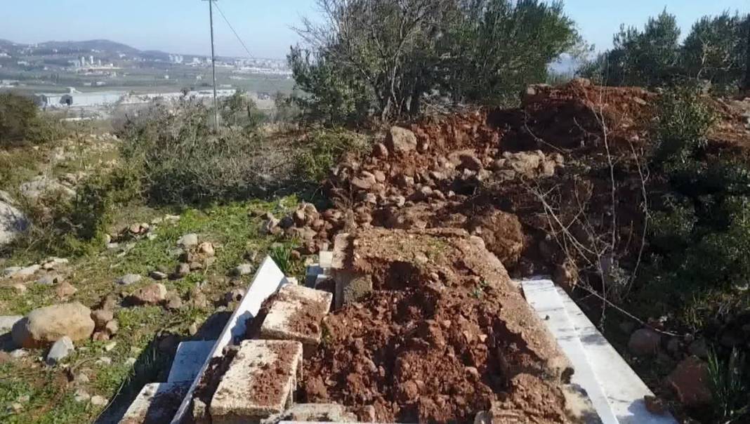 Deprem Gaziantep'te bir köyü 'ikiye ayırdı' 5