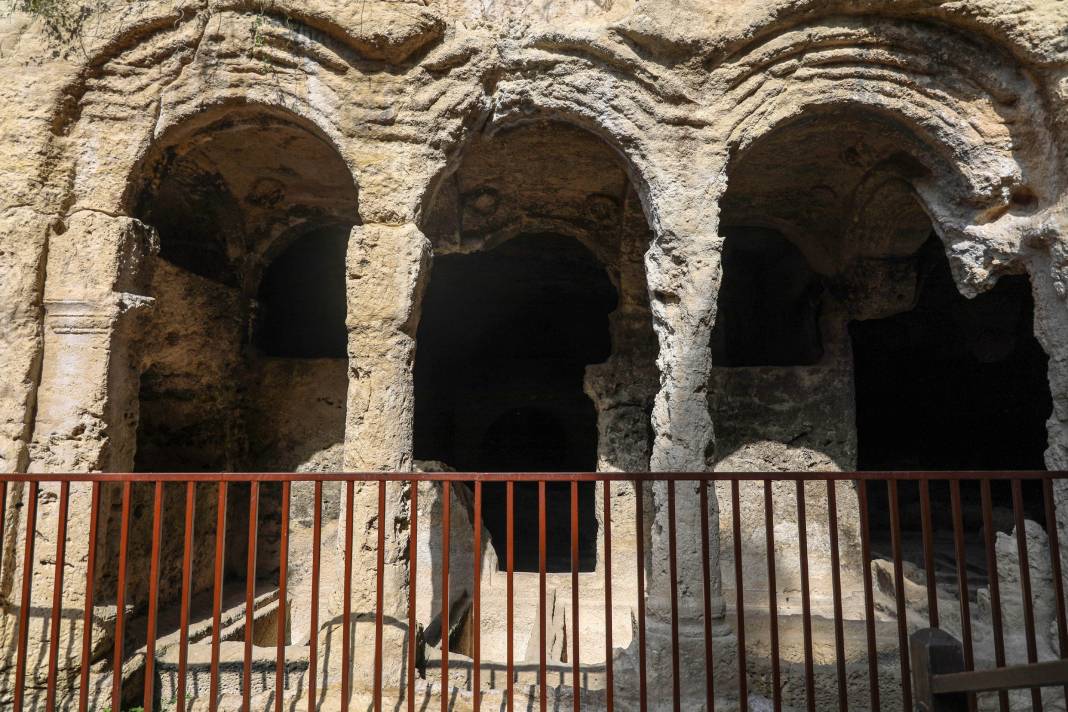 Hatay'daki 2 bin yıllık tarihi yapılar, depremde hasar görmedi 9