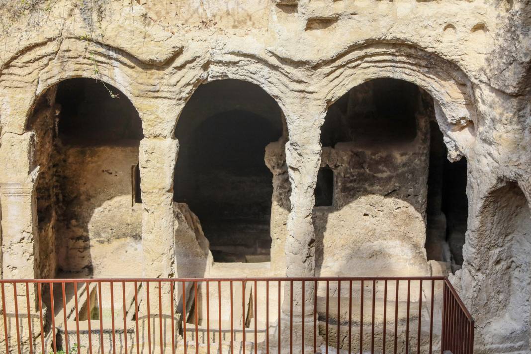 Hatay'daki 2 bin yıllık tarihi yapılar, depremde hasar görmedi 4