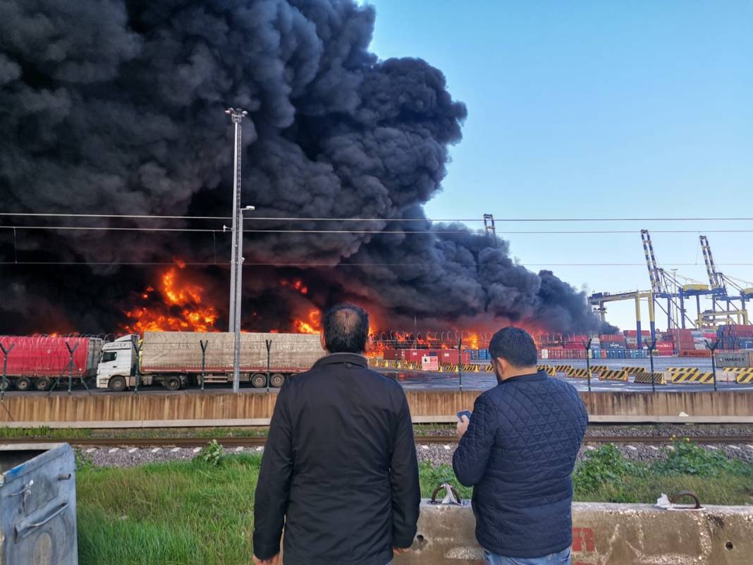 İskenderun Limanı'ndaki yangın devam ediyor 11