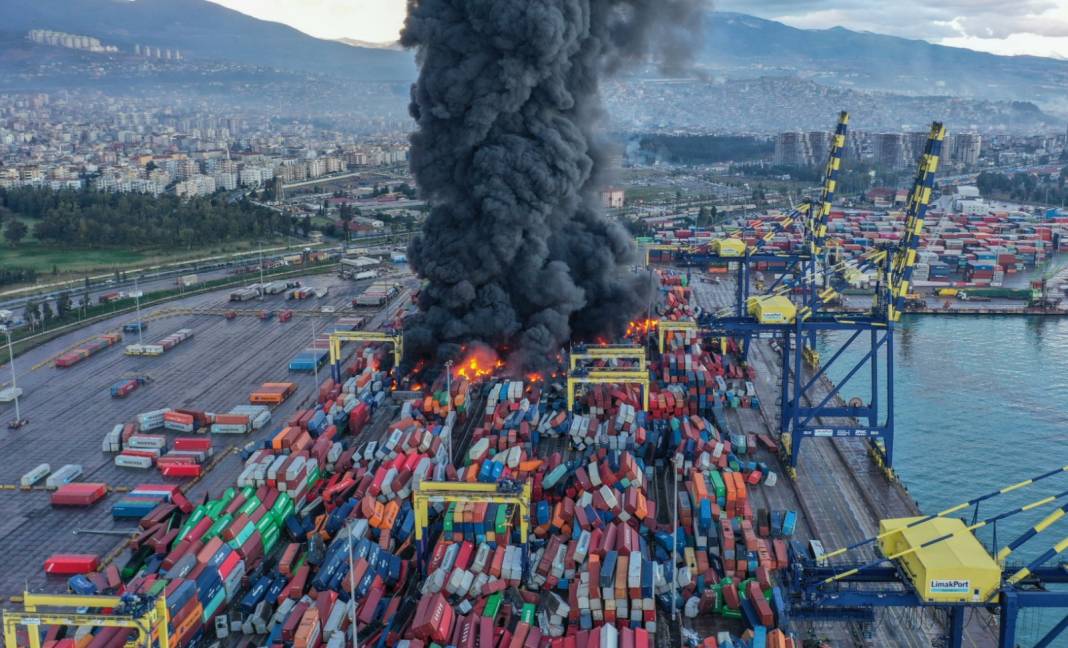 İskenderun Limanı'ndaki yangın devam ediyor 2