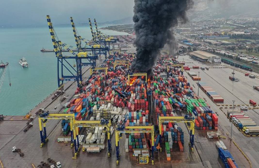 İskenderun Limanı'ndaki yangın devam ediyor 3