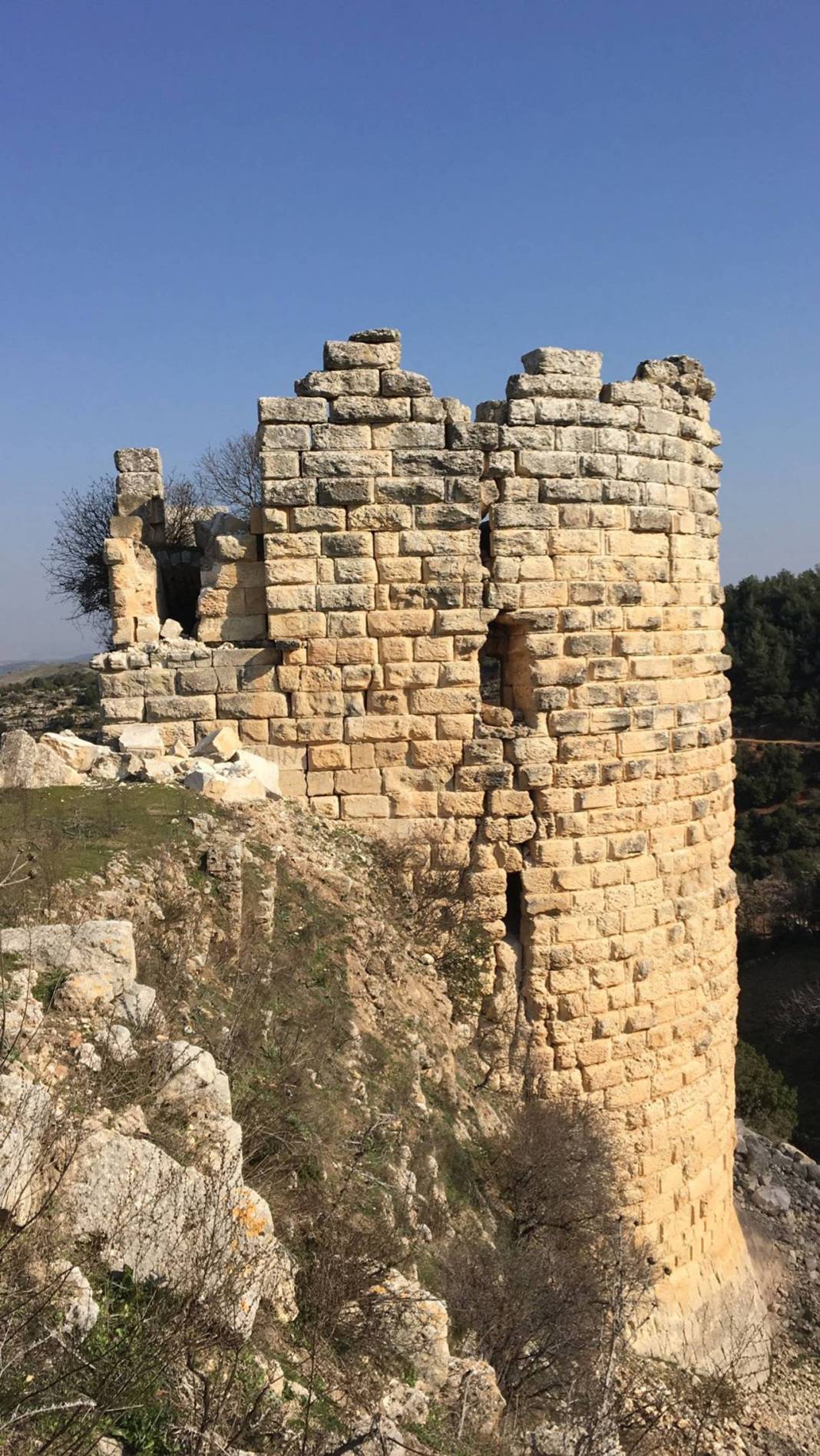 Kahramanmaraş ve Hatay depremleri tarihi kaleye de zarar verdi 3
