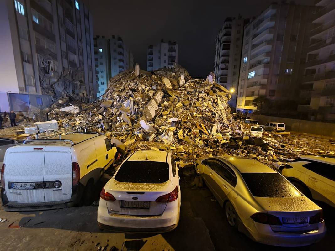 İşte kare kare 10 kenti vuran deprem sonrası hasar 1